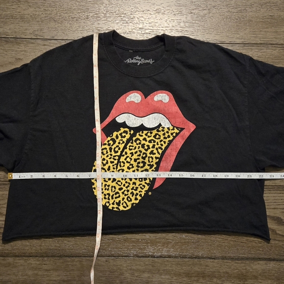 The Rolling Stones Black Cropped Band Tee Animal Print Tongue Size Large - Picture 5 of 6